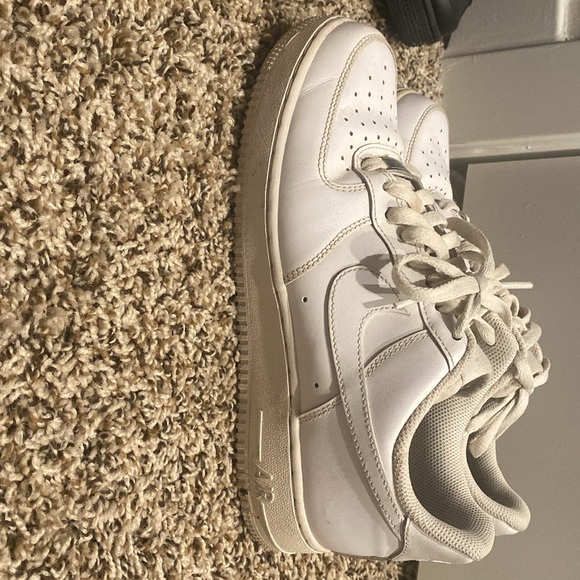 NIKE AIR FORCES - Picture 2 of 7